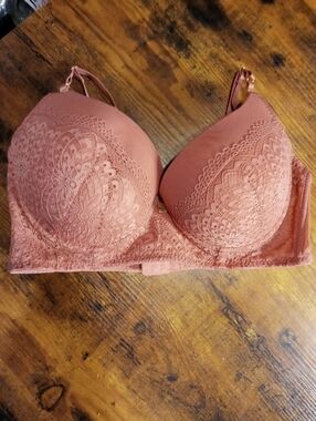 NWOT Nicole Miller New York 38C dark Rose Pink Lace Padded Underwire push up bra